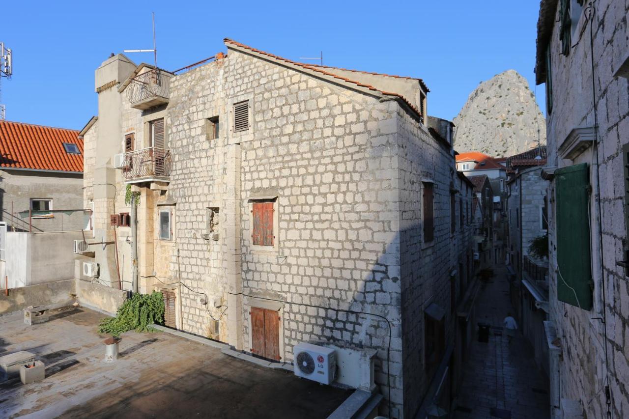 Apartments With A Parking Space Omis - 19051 Exteriör bild