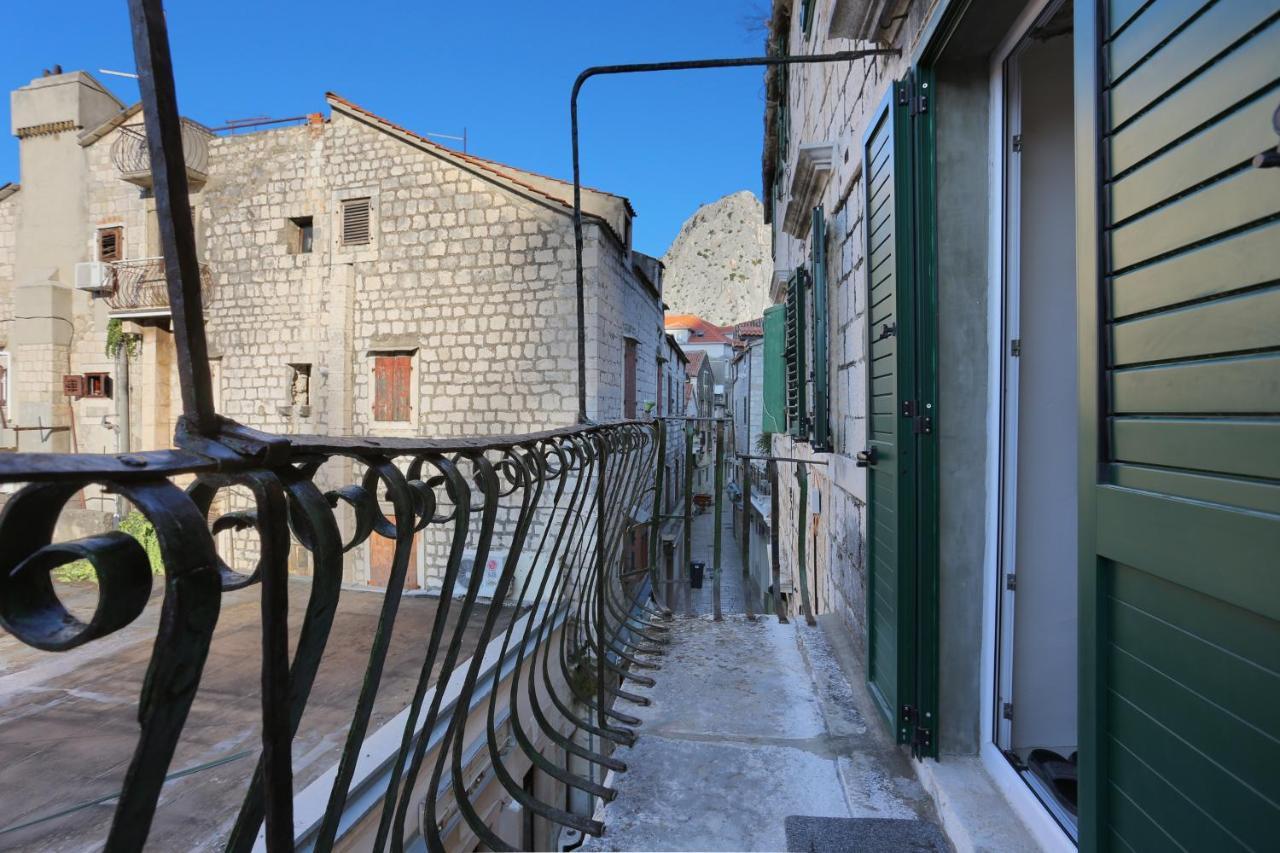 Apartments With A Parking Space Omis - 19051 Exteriör bild